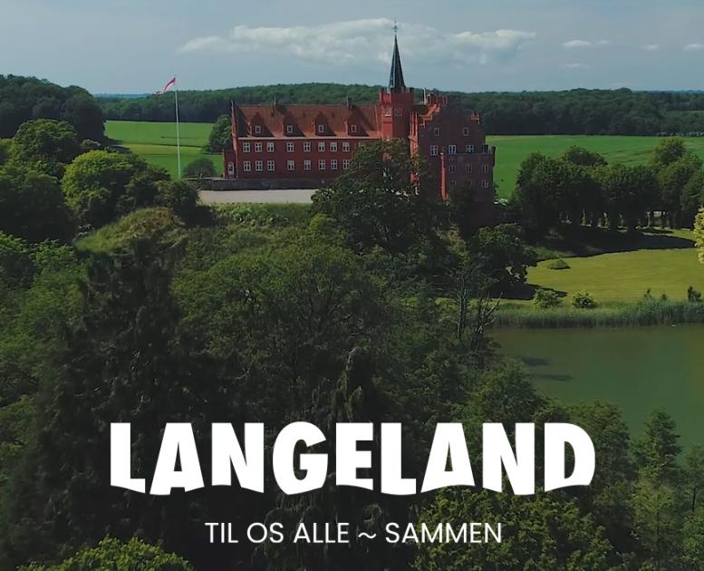 Dronefoto Tranekær Slot på Nordlangeland
